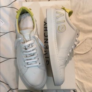 Sneakers givenchy almost new worn once